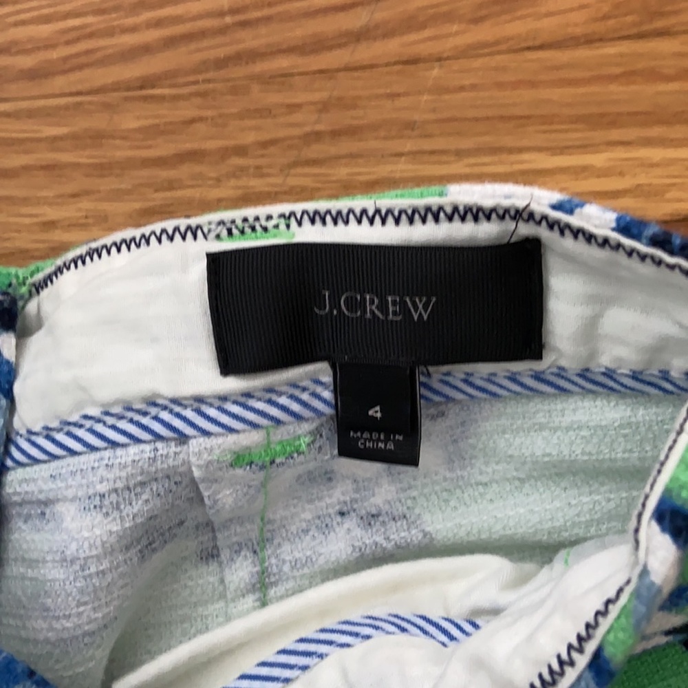 J.Crew High Rise Green Floral Short - Picture 3 of 5
